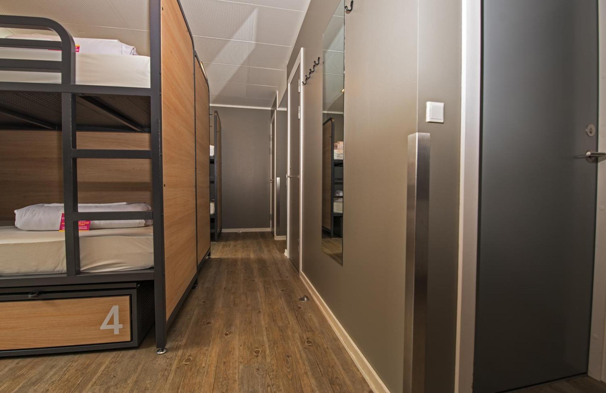 Bed in 8-Bed Mixed Dormitory Room