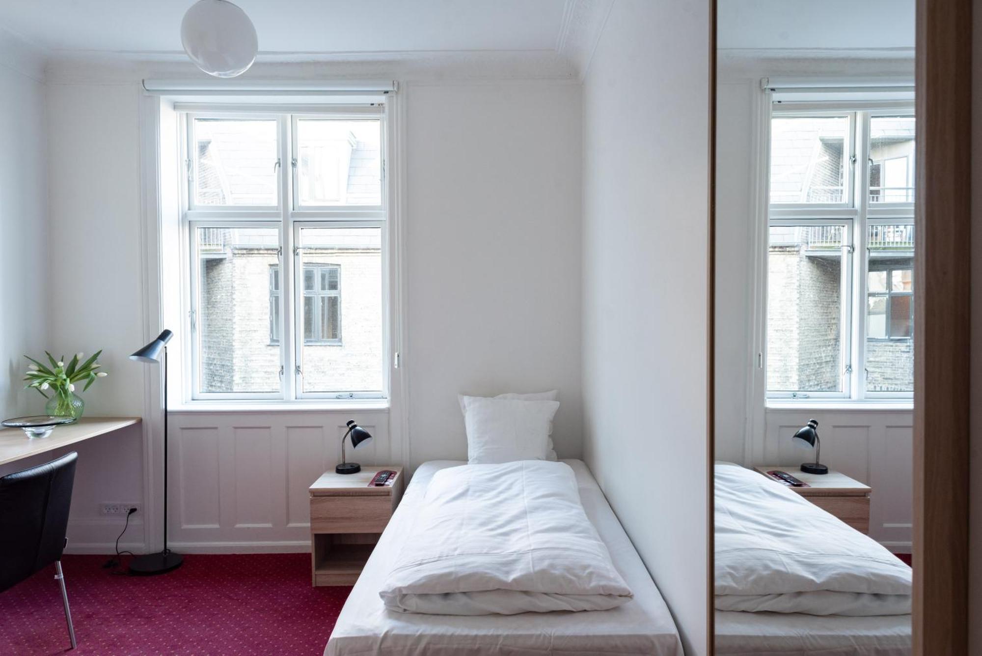 Single Room,1659477819:JPEG